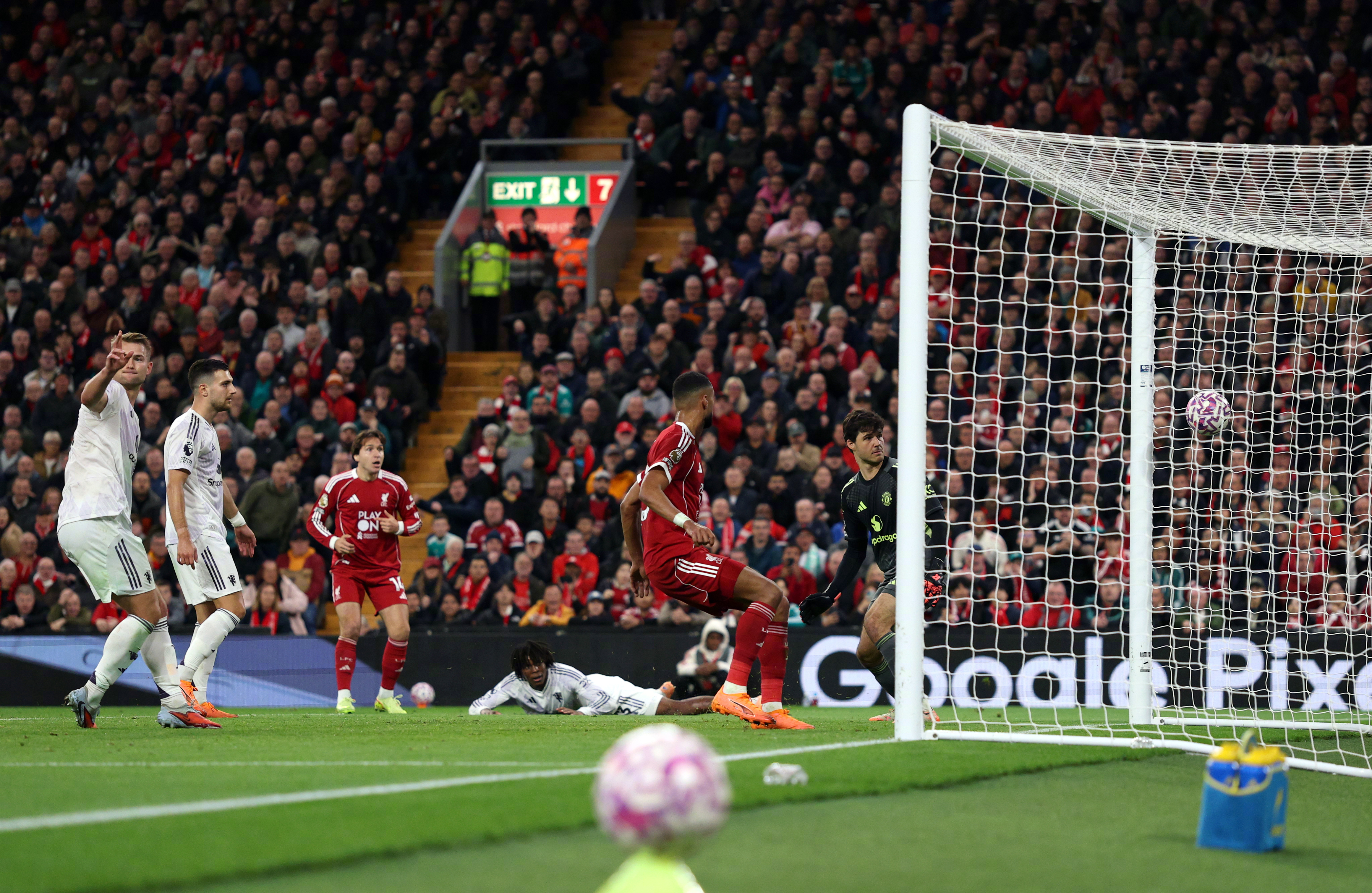 爱游戏game-利物浦今晚复出首秀葡萄牙体育防线松动之后，绝杀引发热议的简单介绍-爱游戏game